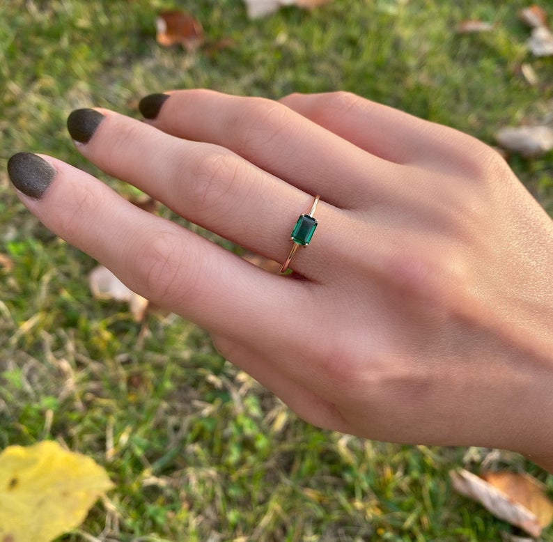 Minimalist Emerald Ring GREEN